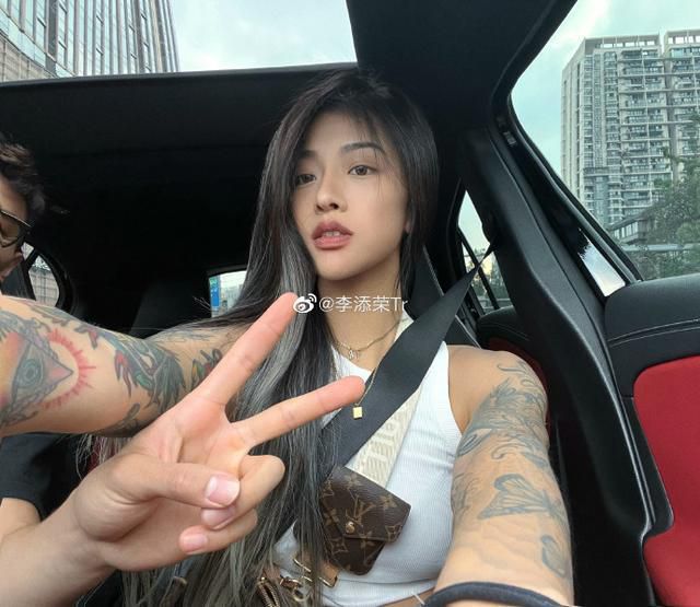 亚洲女孩打屁股网站